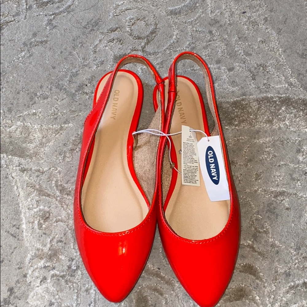 Old Navy red sling black pointed toe flats. size 8